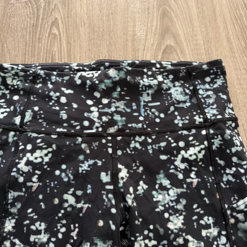 Lululemon Women's Size 10 Printed Fast Free Capri Activewear Leggings - Picture 2 of 10